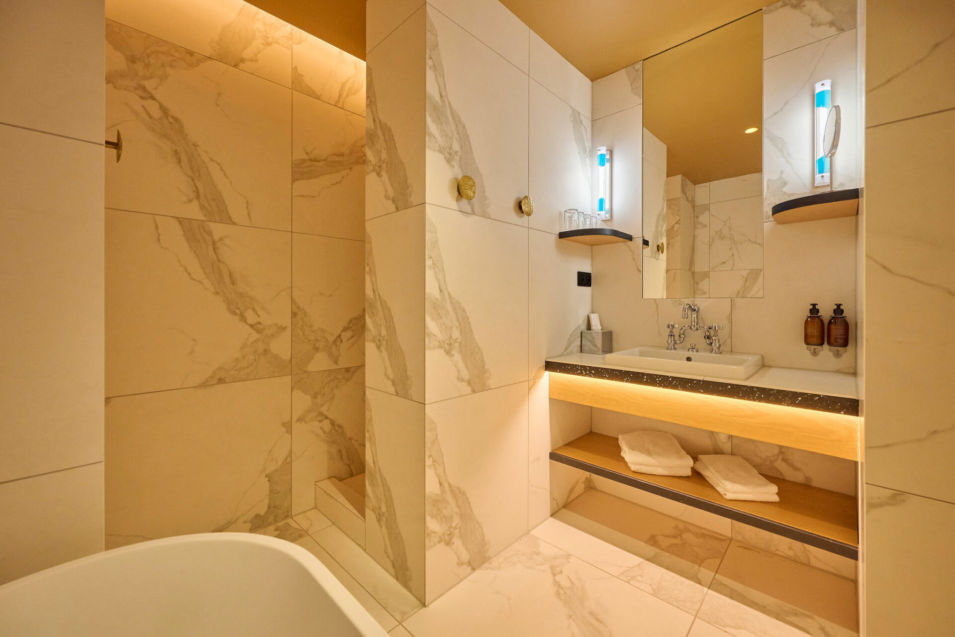 bathroom mix hotel room 40